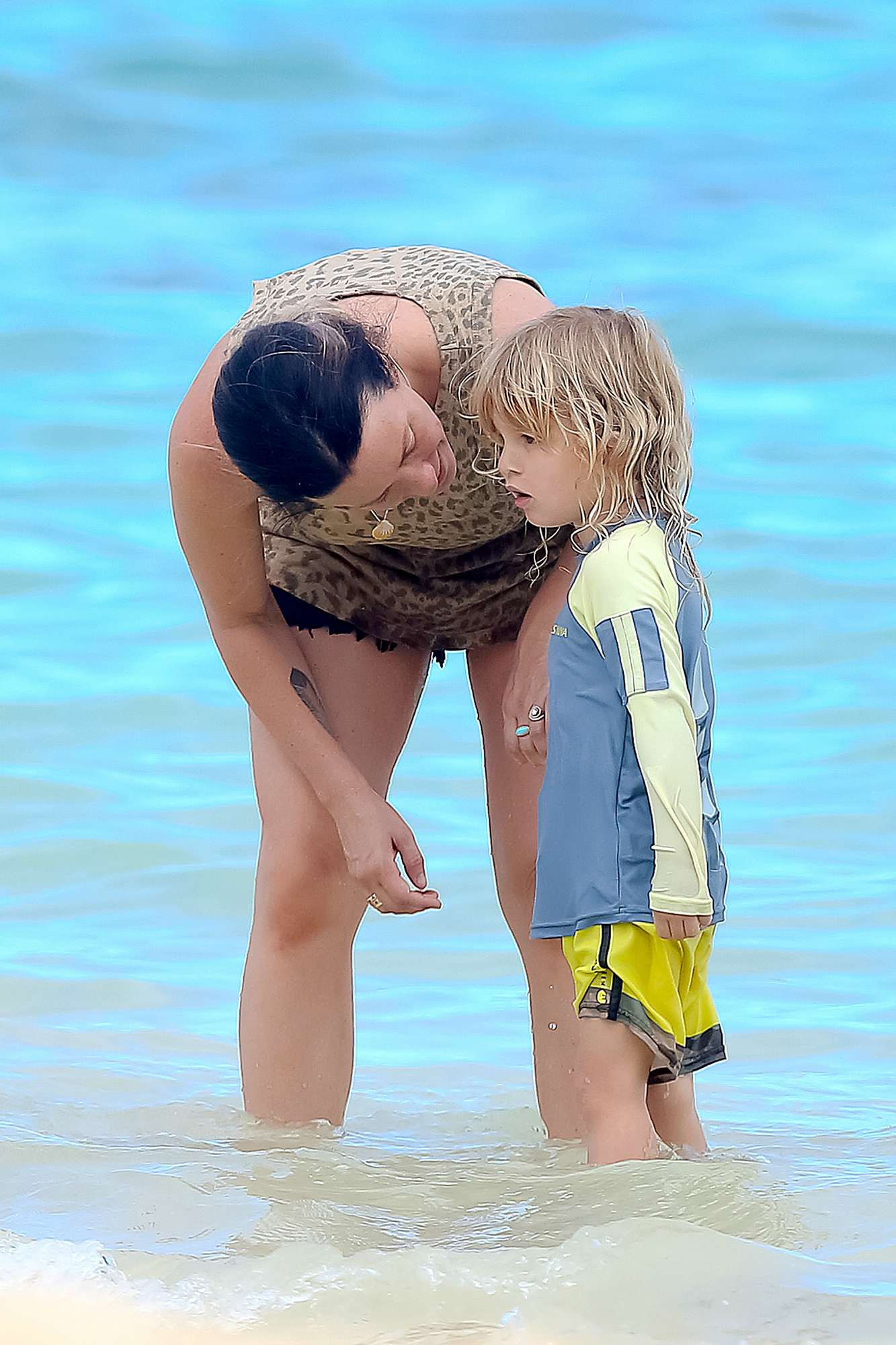 Alanis Morissette On The Beach With Family - November 10