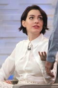 Anne Hathaway Promote 'Intersellar' at GMA - November 5th