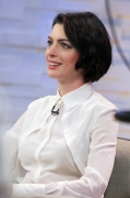 Anne Hathaway Promote 'Intersellar' at GMA - November 5th