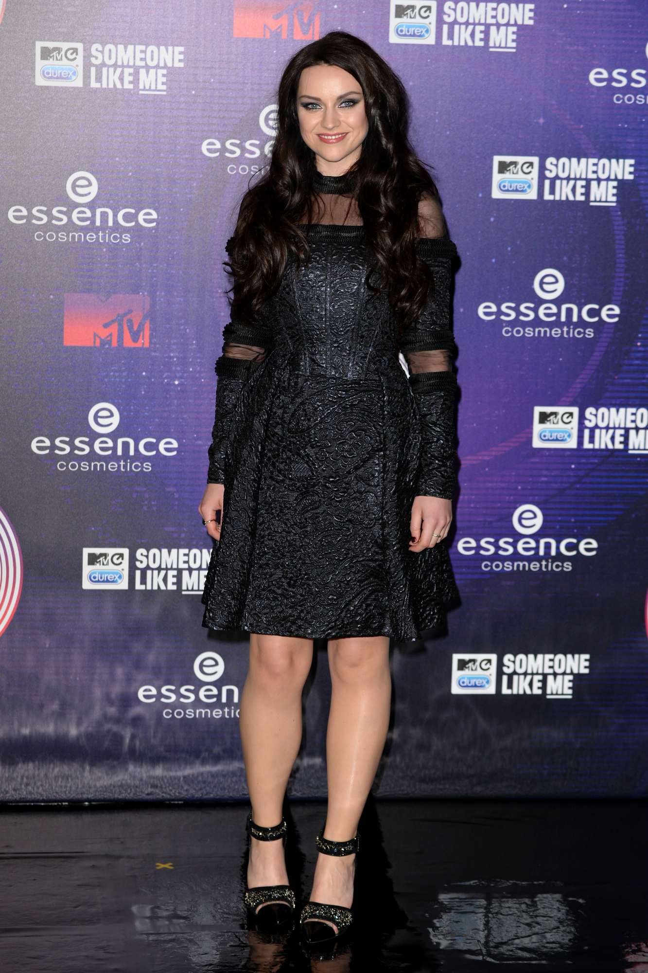Amy MacDonald Arrives At 2014 MTV European Music Awards – November 9