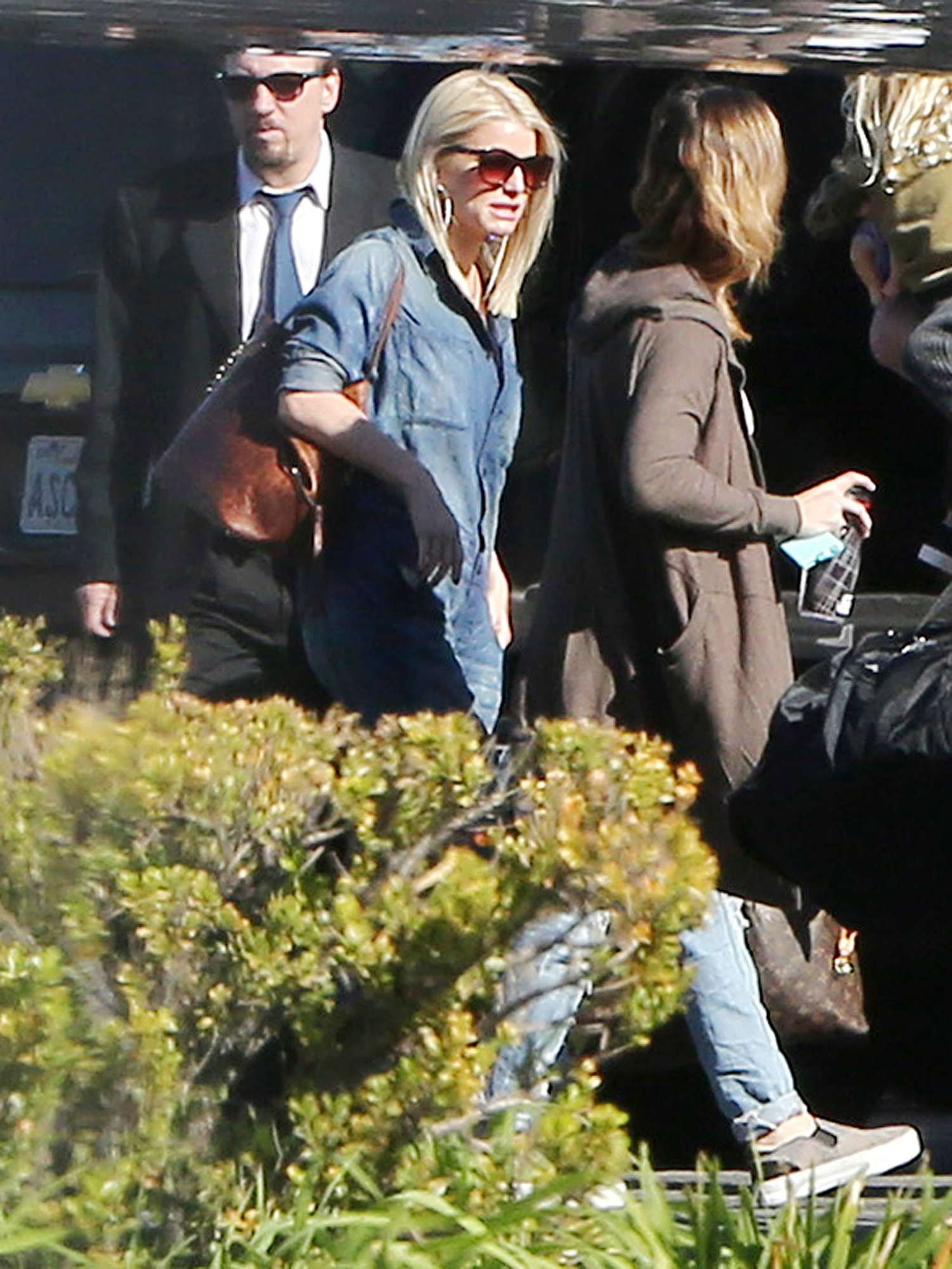 Jessica Simpson and Eric Johnson At Van Nuys Airport - November 21