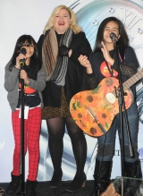 Kelly-clarkson-globalflagship14