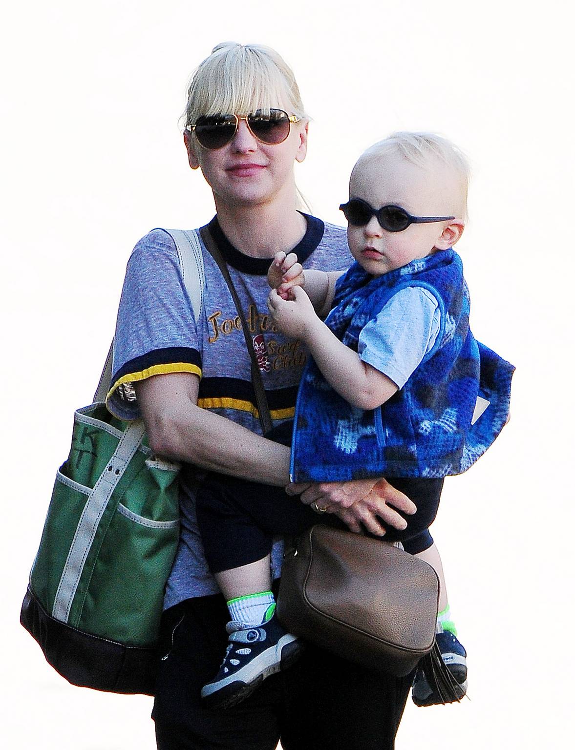 Anna Faris Takes Her Son Jack Out in Los Angeles - November 21