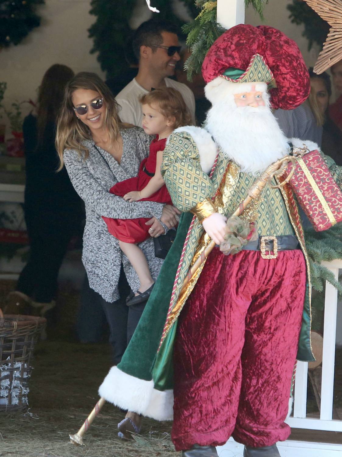 'Sin City' actress Jessica Alba and her husband Cash Warren take their daughters Honor and Haven to buy a Christmas Tree in Beverly Hills, California on December 6, 2014.