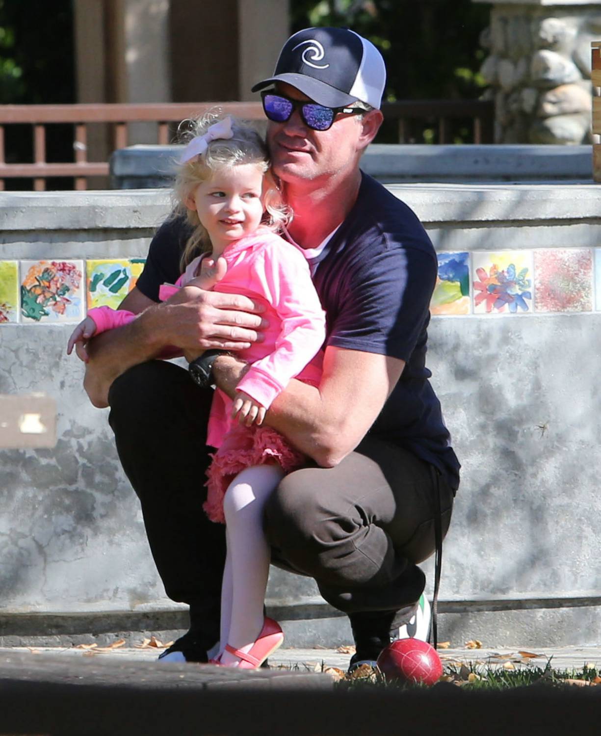 Actor Eric Dane and his daughter Georgia spend the day with friends at the Coldwater Canyon Park in Beverly Hills, California on December 6, 2014.