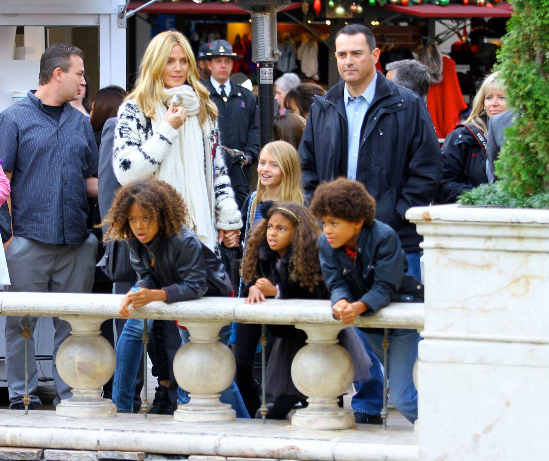 Model Heidi Klum takes her kids Leni, Henry, Johan and Lou to The Grove in Los Angeles, California on December 20, 2014.
