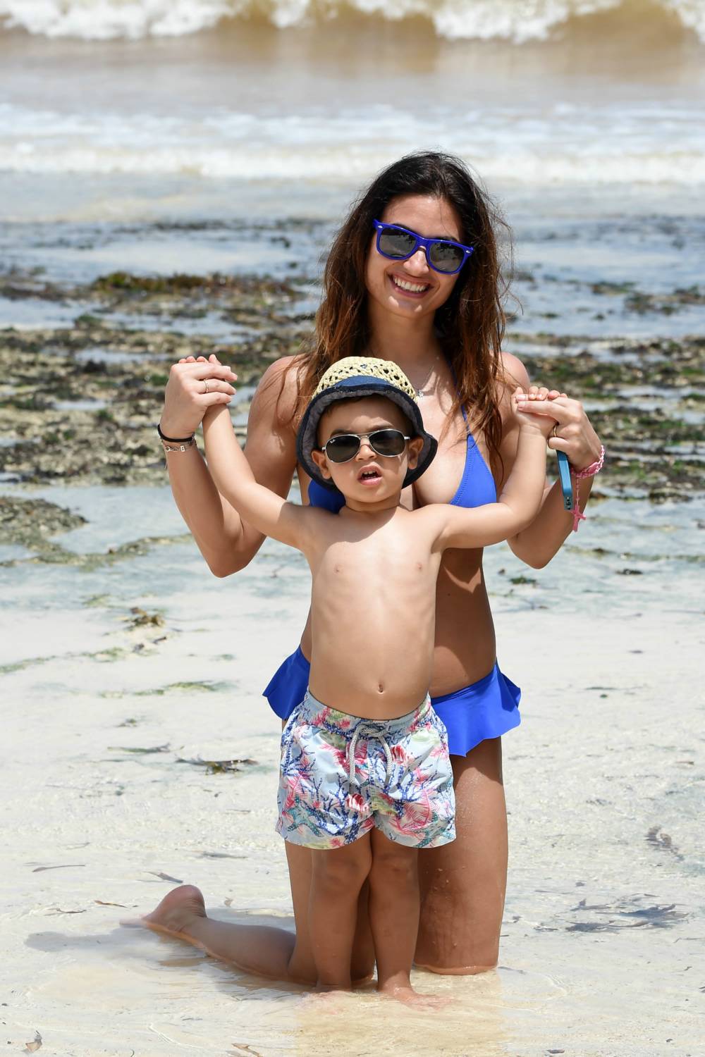 Elisabetta Gregoraci Vacation with Son Nathan Falco - January 3