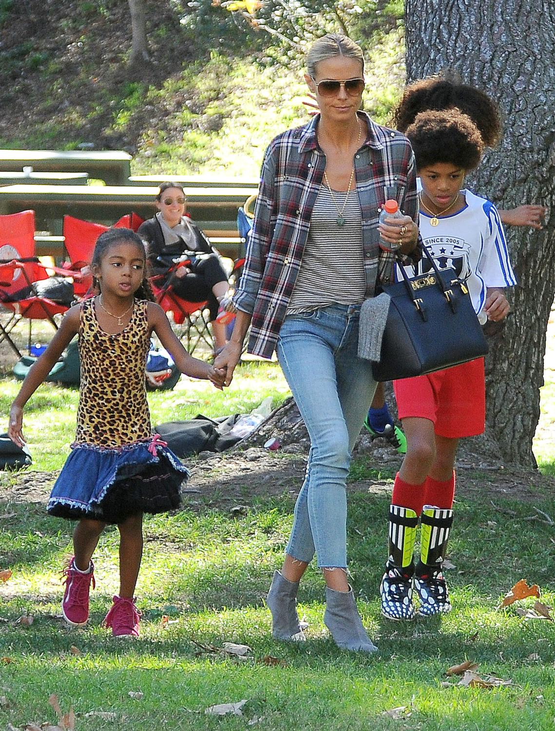 Heidi Klum Playtime with Her Kids in Brentwood - January 17