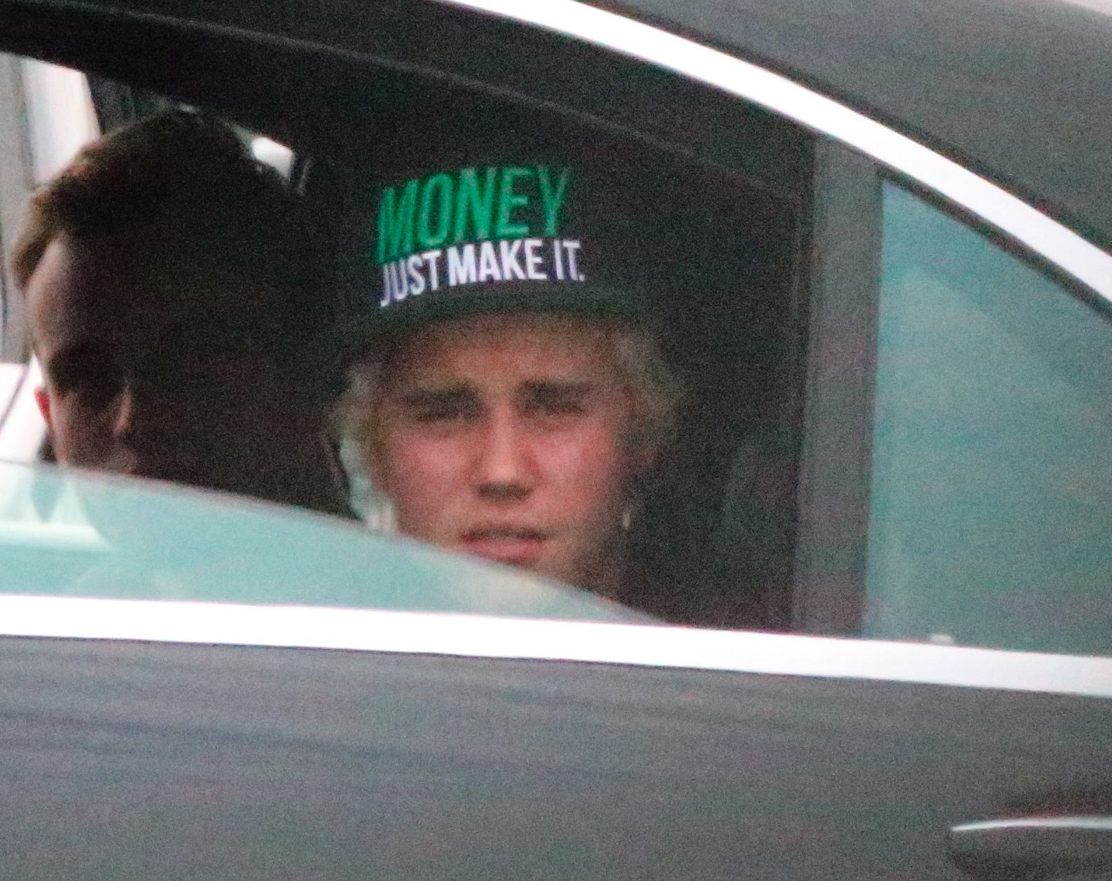 Justin Bieber Shows Gang Signs - January 20