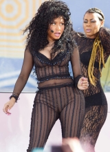 NickiMinaj-08
