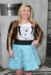 Kelly Clarkson leaves the BBC studios - February 14