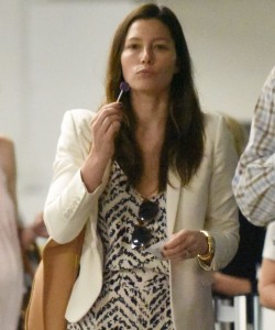Jessica Biel Looks Natural As She Arrives at Medical Centre – Nov 19th